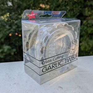 Garlic Twist - Garlic Cutter